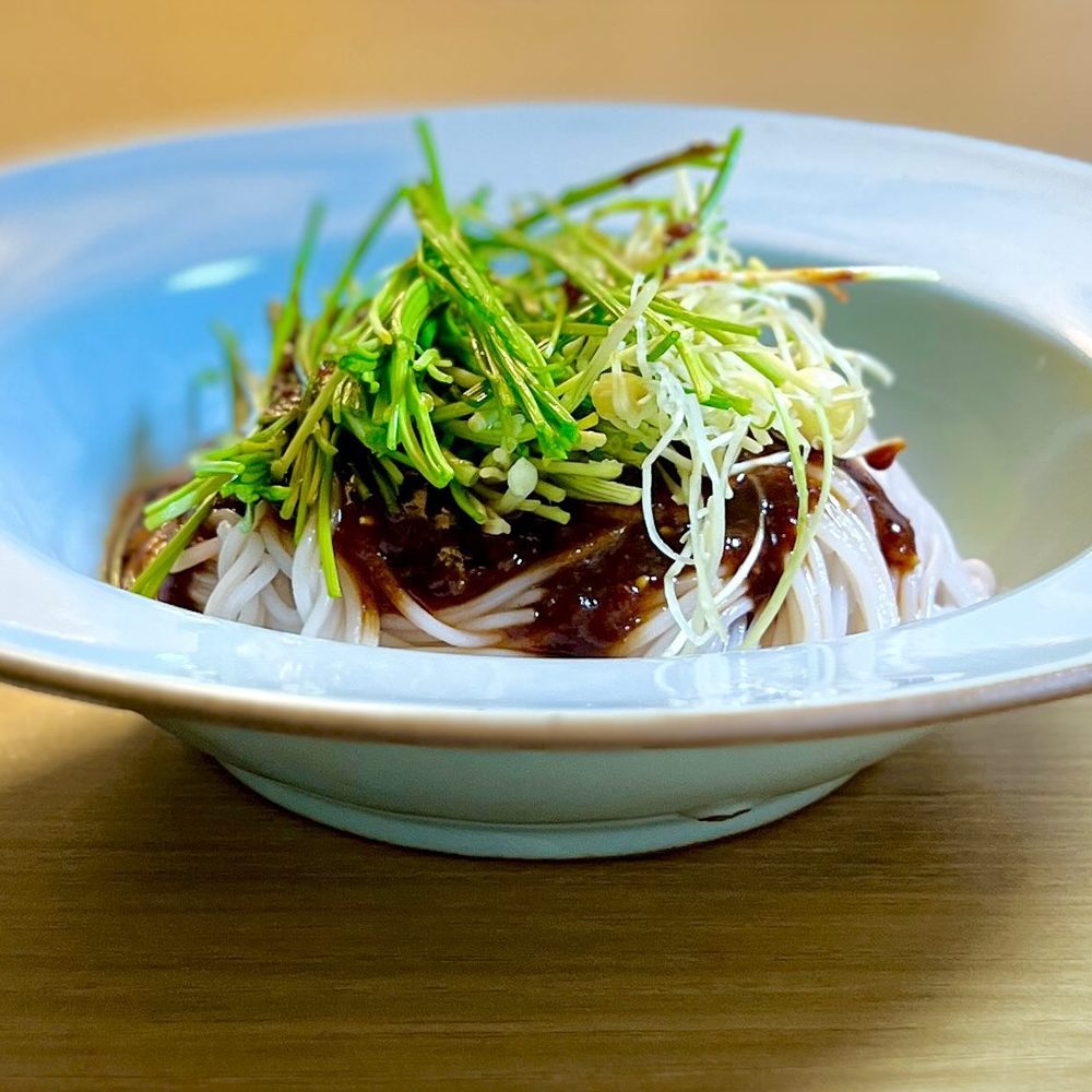 달래비빔국수 달래 2