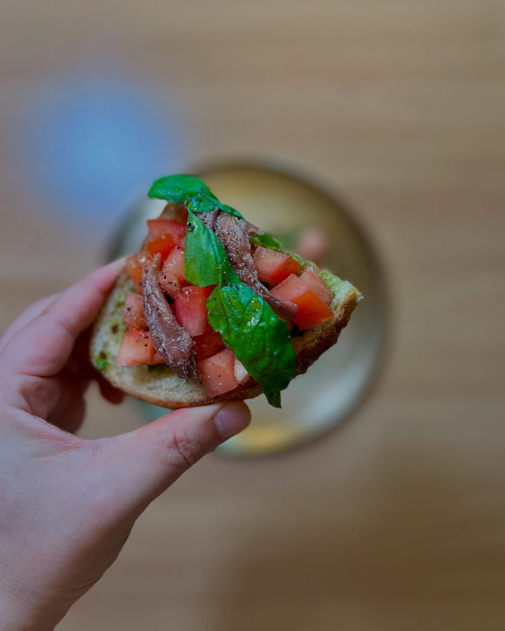 토마토 엔초비 사워도우
