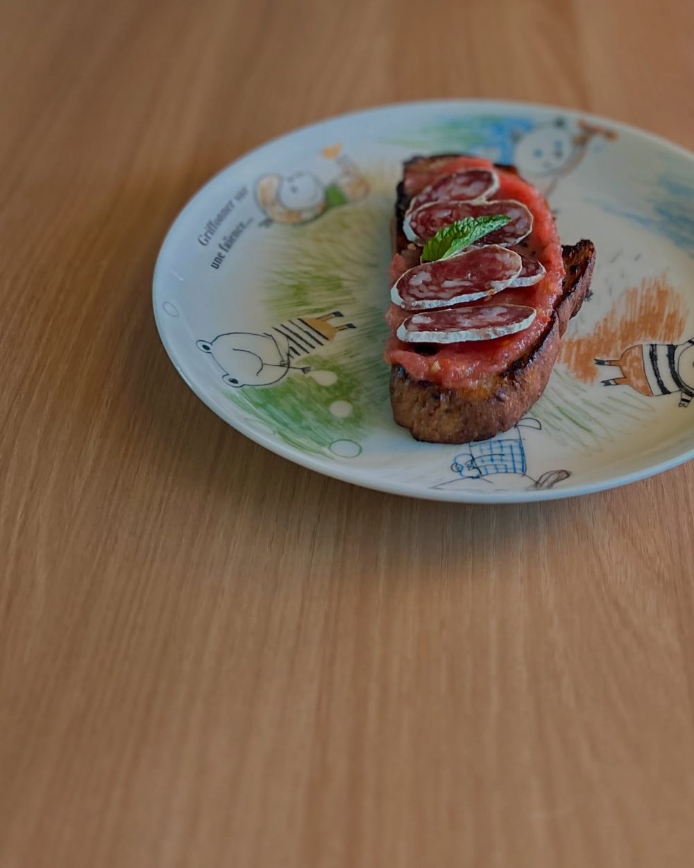 살라미를 얹은 판 콘 토마테, Pan con tomate con salami 2