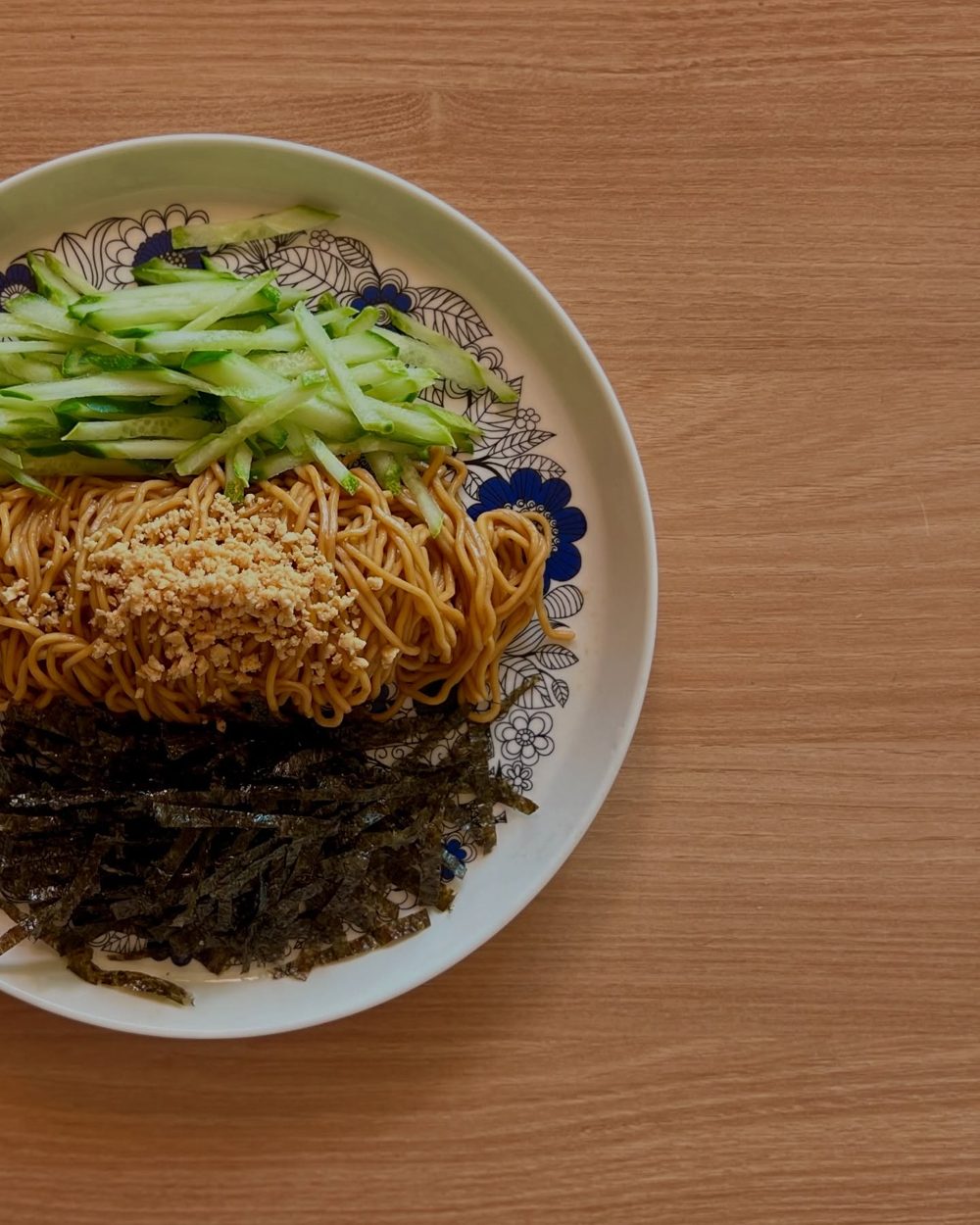 땅콩버터들기름국수 Egg Noodles with Peanut Butter and Perilla Oil