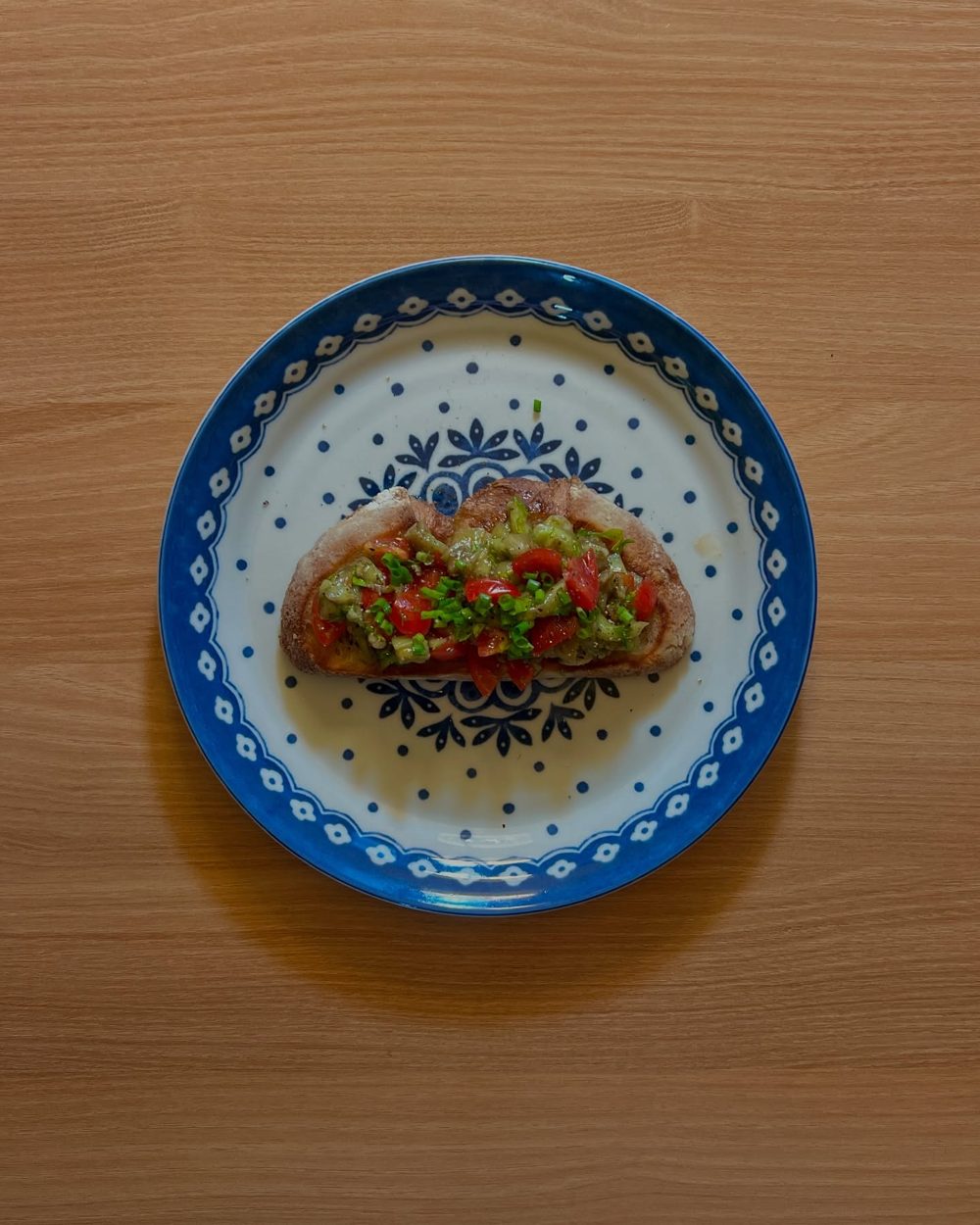 가지 토마토 토스트