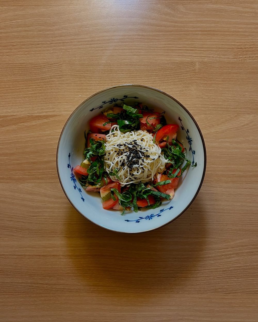 토마토 깻잎 비빔면 2