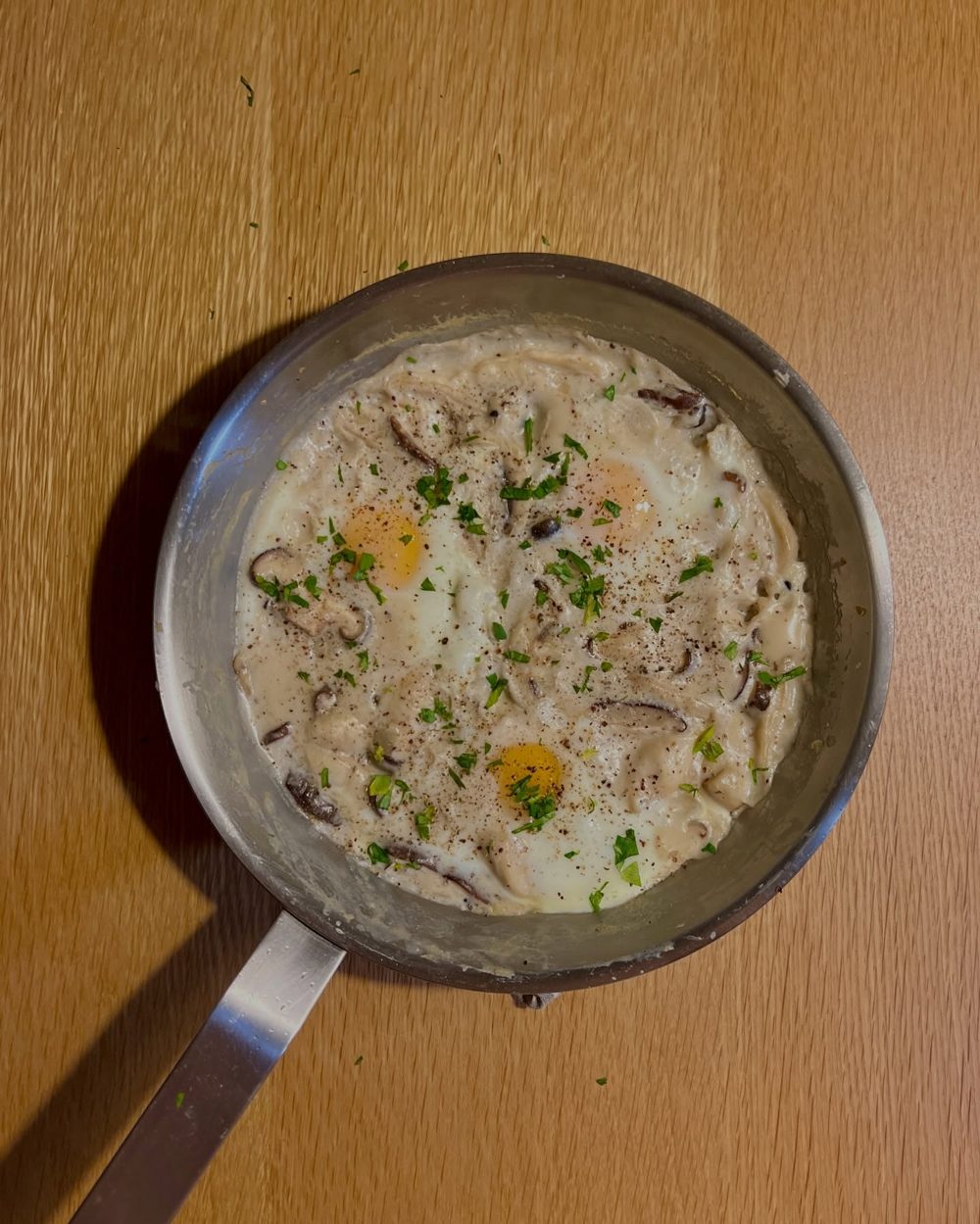 에그 인 헤븐 Eggs in Mushroom Heaven