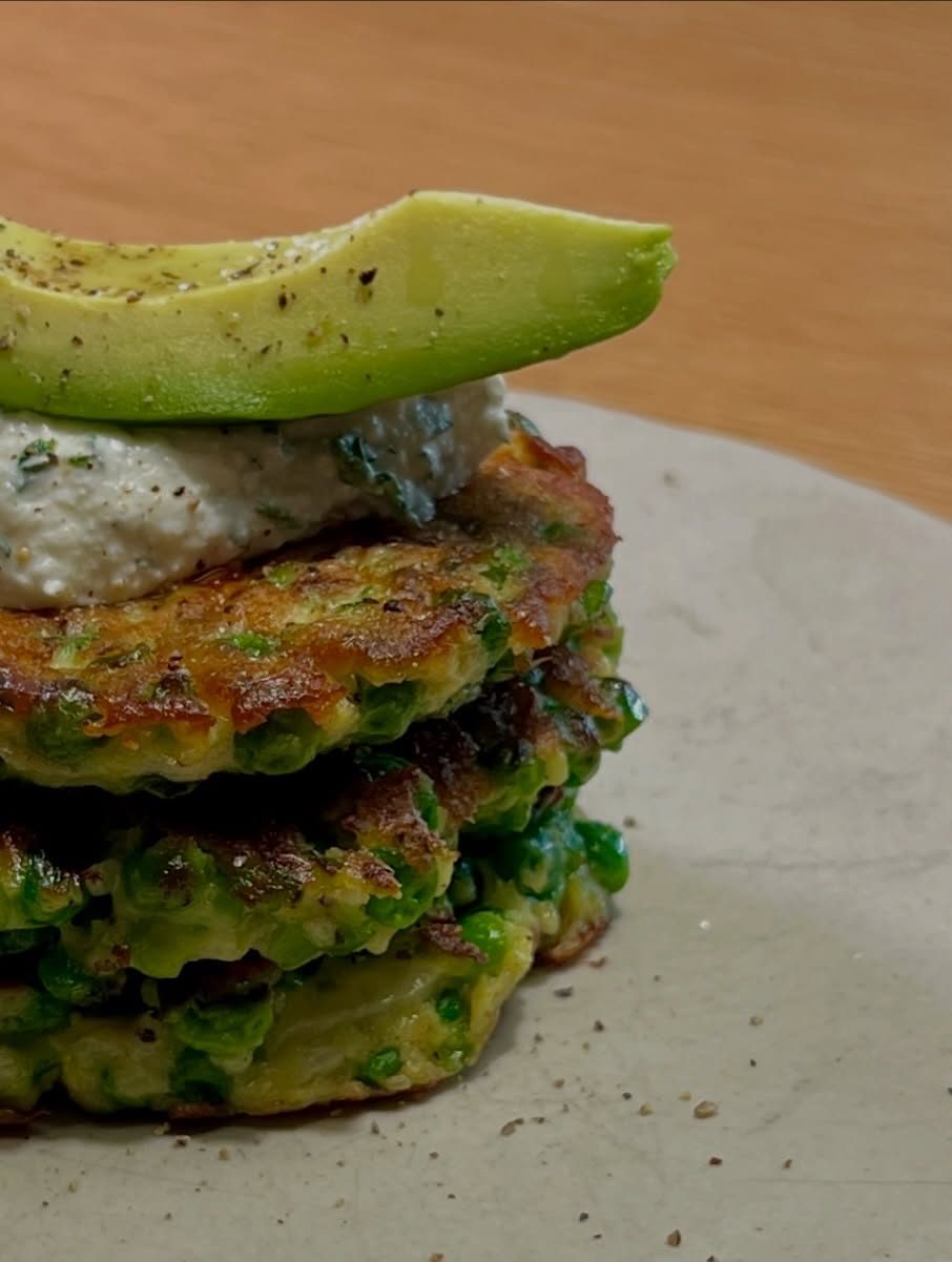 (기름에 튀기 듯 만들지는 못했지만,) 스페인식 완두콩 프리터 Green Pea Fritter