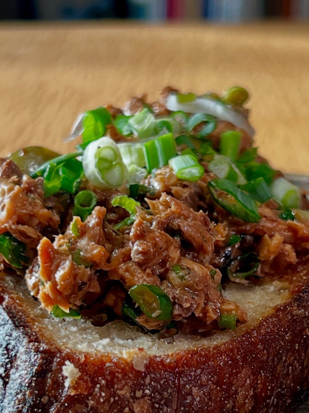 토마토 정어리 사워도우 토스트 Tomato Sardine Sourdough Toast
