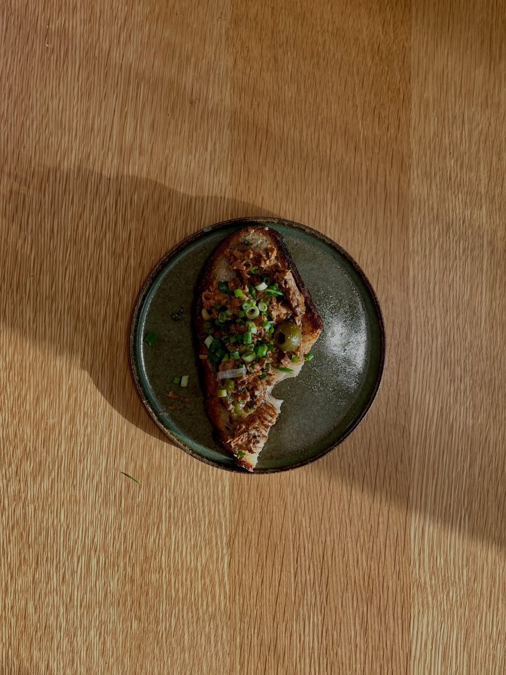 토마토 정어리 사워도우 토스트 Tomato Sardine Sourdough Toast 2