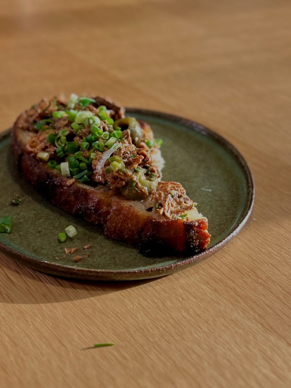 토마토 정어리 사워도우 토스트 Tomato Sardine Sourdough Toast 3