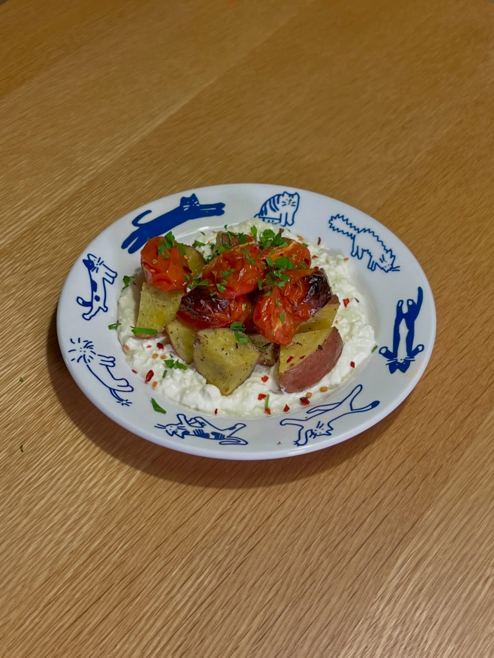 정도 되는데 대부분의 칼로리는 올리브오일이 차지하므로 괜찮다. 홍감자 토마토 플레이트 Red Potato T 3