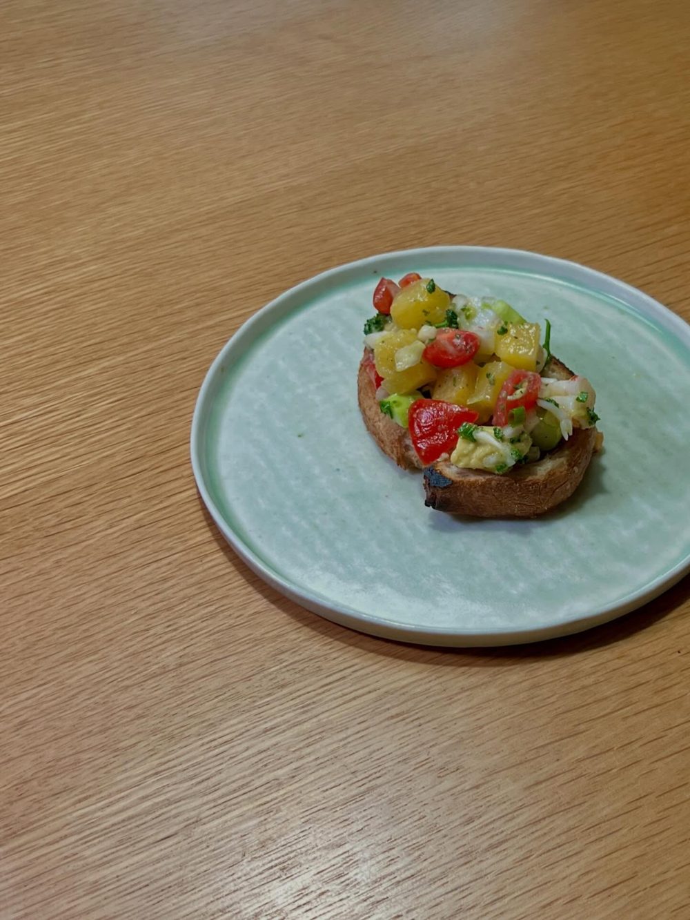 트로피컬 새우 사워도우 토스트 Tropical Shrimp Sourdough Toast