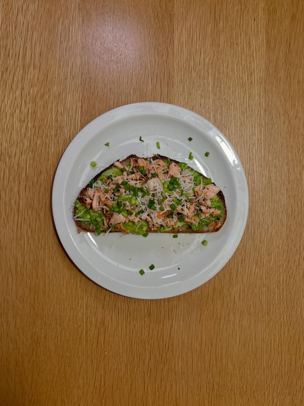 구운 연어 아보카도 사워도우 타르틴 Smash-Grilled Salmon Avocado Sourdough T 5