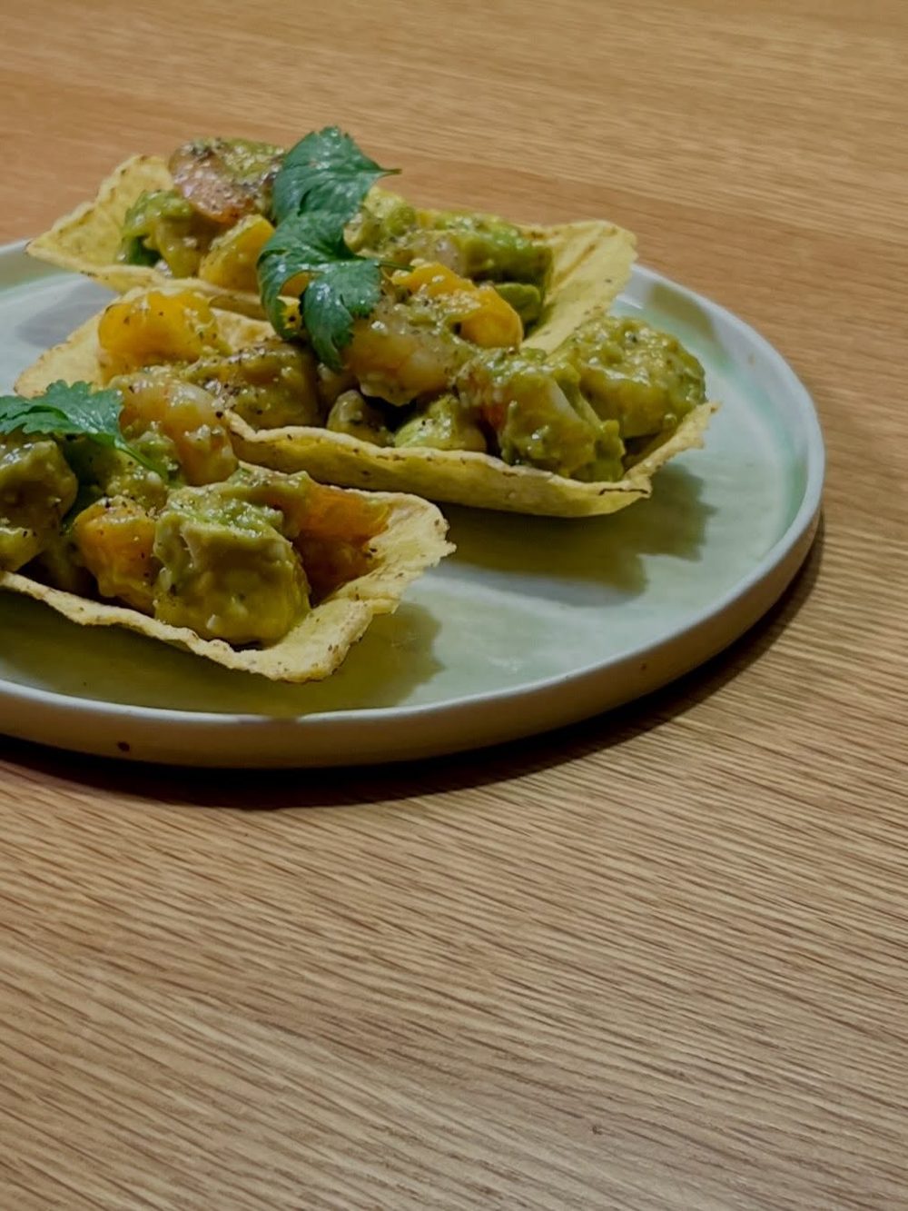 망고 쉬림프 샐러드를 얹은 타코 보트 Mango Shrimp Taco Boat 3