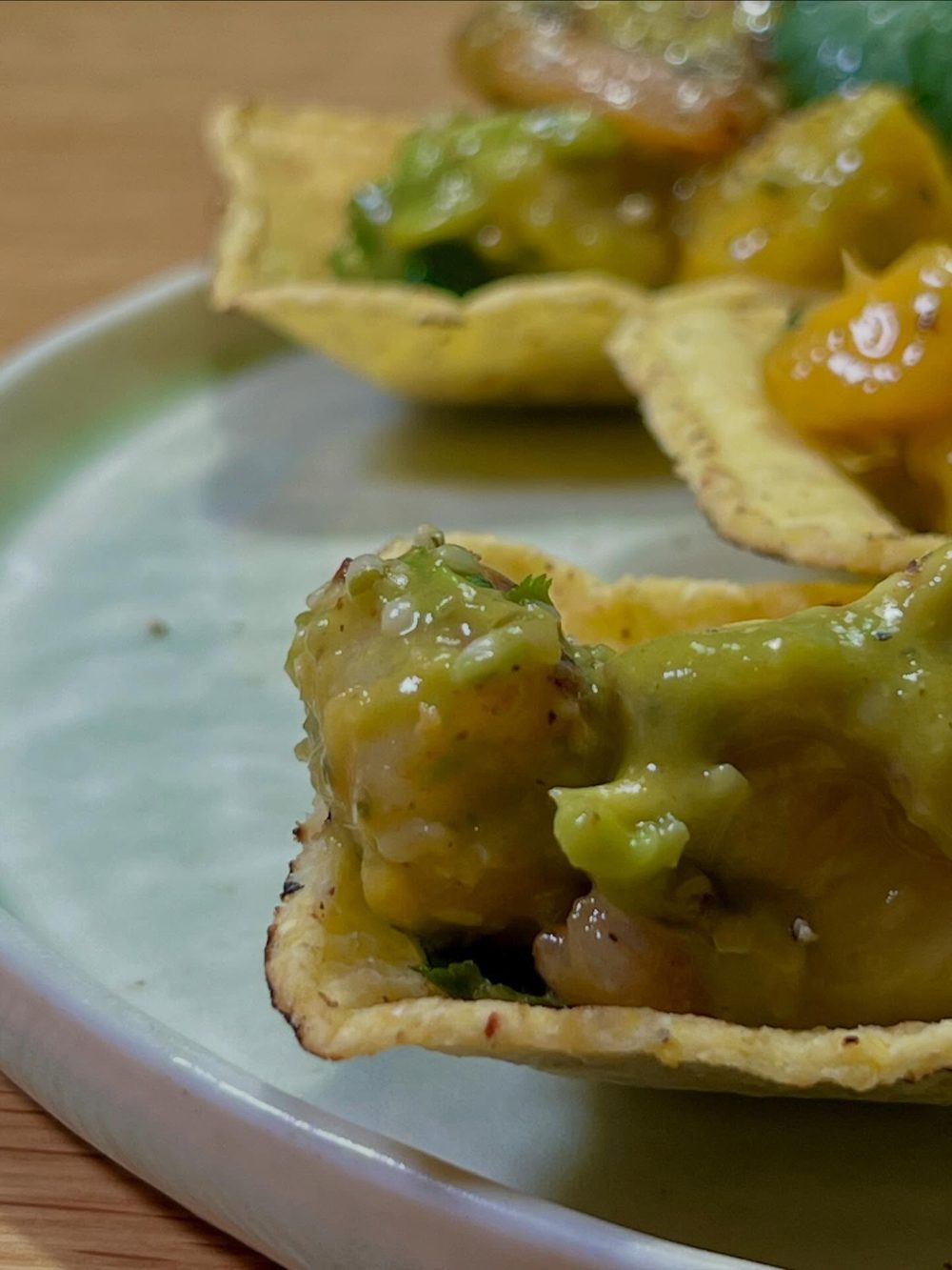 망고 쉬림프 샐러드를 얹은 타코 보트 Mango Shrimp Taco Boat 6