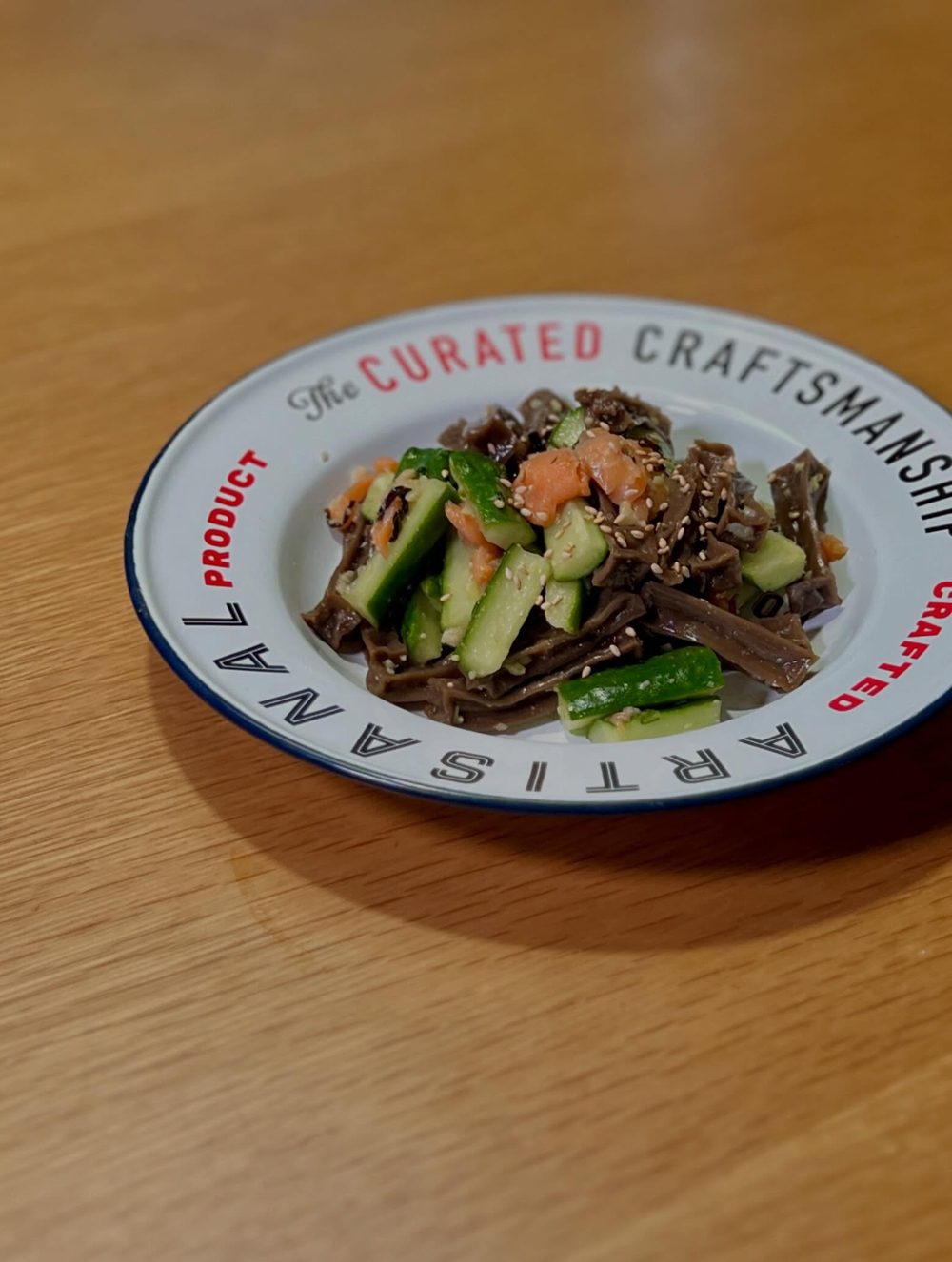 밖에 안되는 쫄깃쫄깃 묵말랭이 훈제연어 샐러드 Acorn Jelly & Smoked Salmon Salad 4