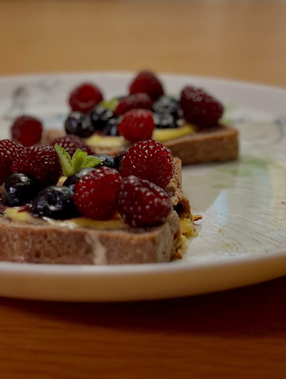 커스터드 더블베리 토스트 Custard Double Berries Toast
