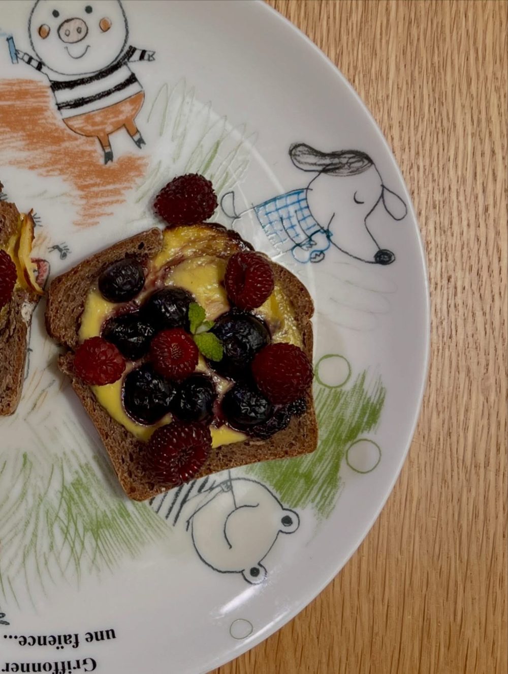 커스터드 더블베리 토스트 Custard Double Berries Toast 4