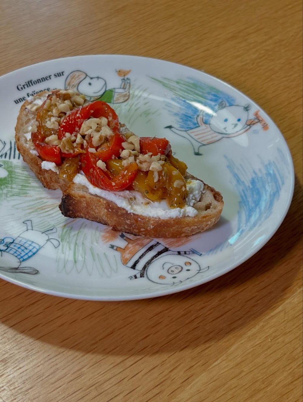 사워도우 토스트 Sourdough Toast with Marinated Paprika 6