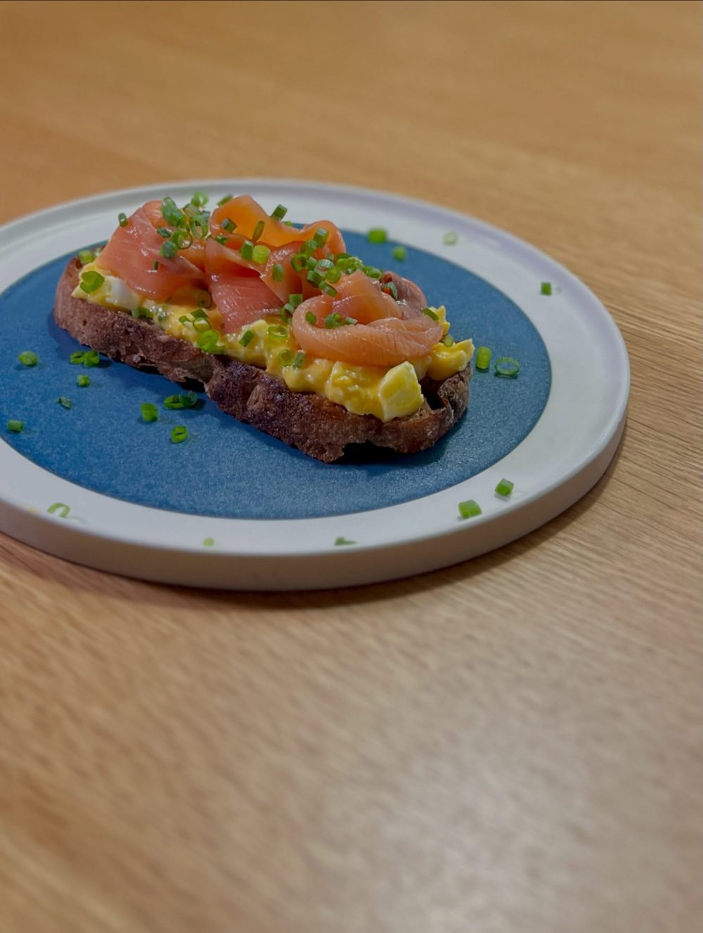 훈제연어 사워도우 토스트 Smoked Salmon Sourdough Toast 2