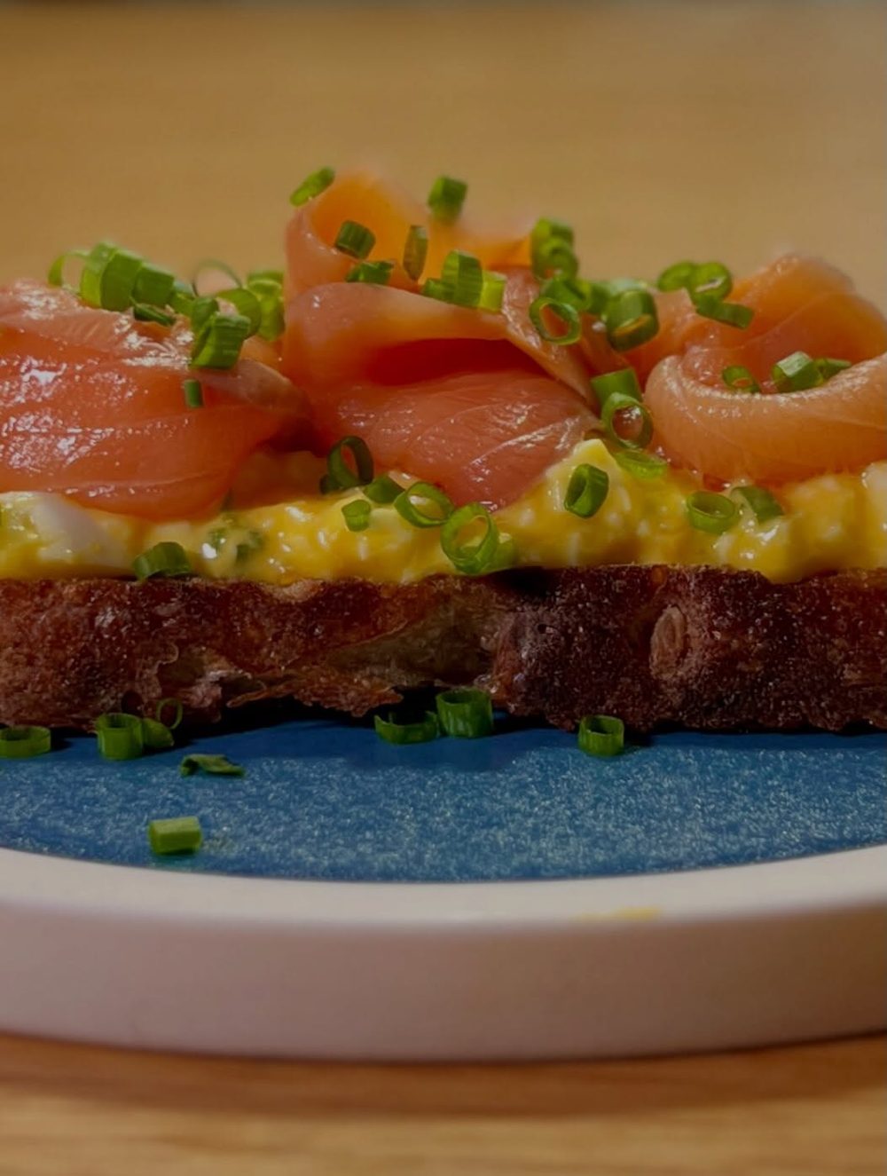 훈제연어 사워도우 토스트 Smoked Salmon Sourdough Toast 3