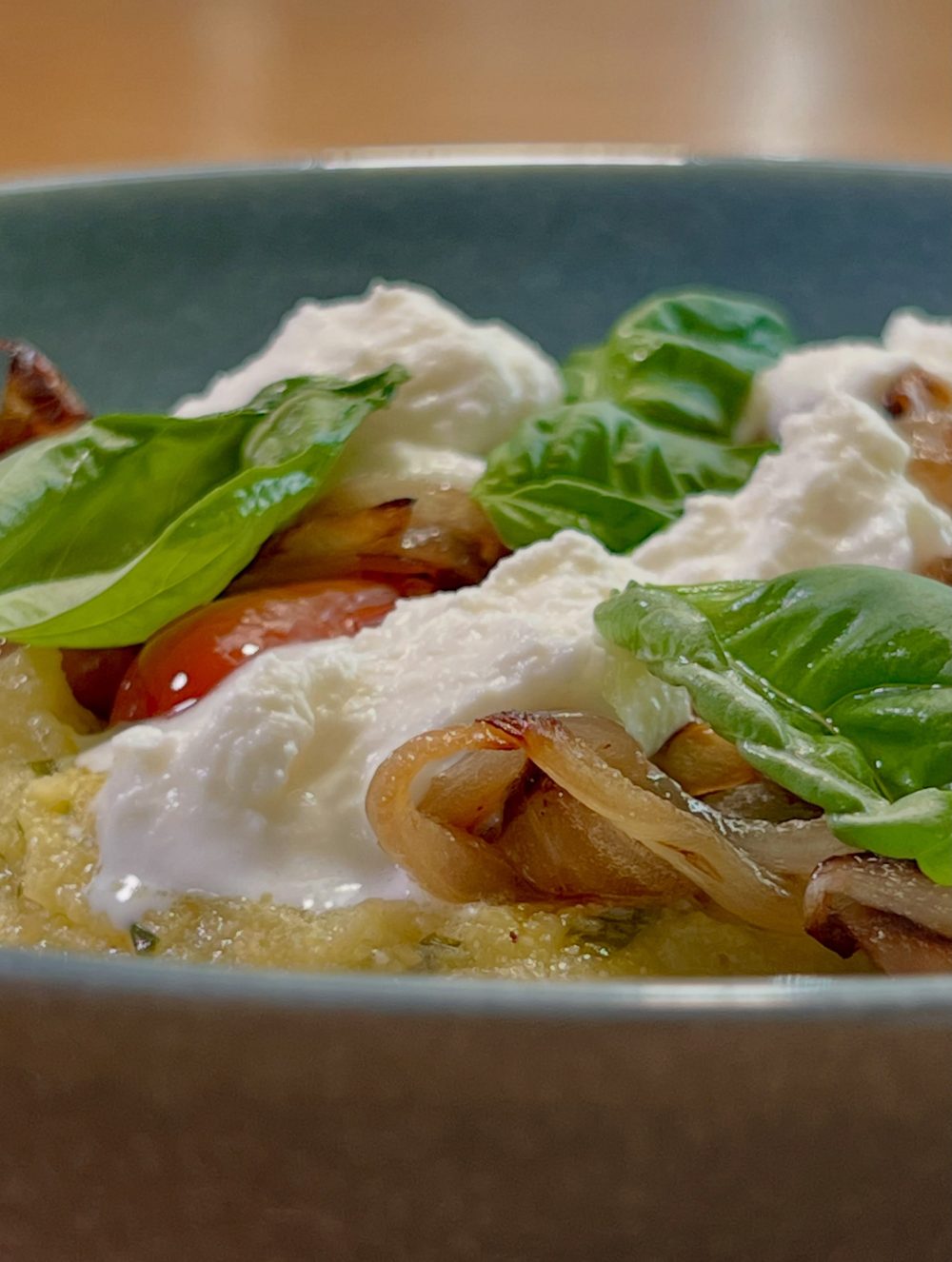 바질 폴렌타 Tomato Basil Ricotta Polenta 2