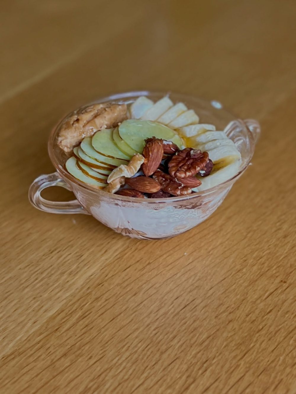 Seasonal Jujube-Apple Yogurt Bowl
