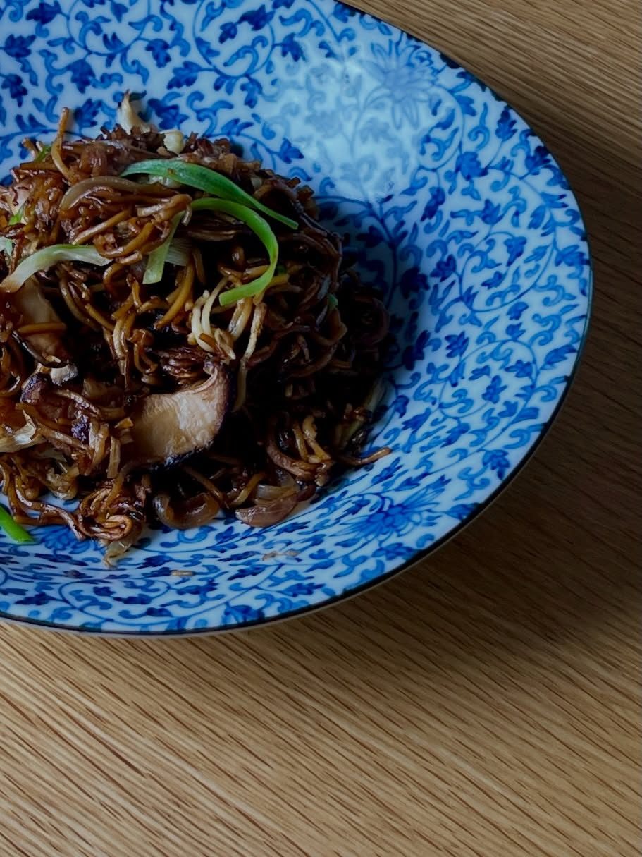 Hong Kong-Style Soy Sauce Fried Egg Noodles 2