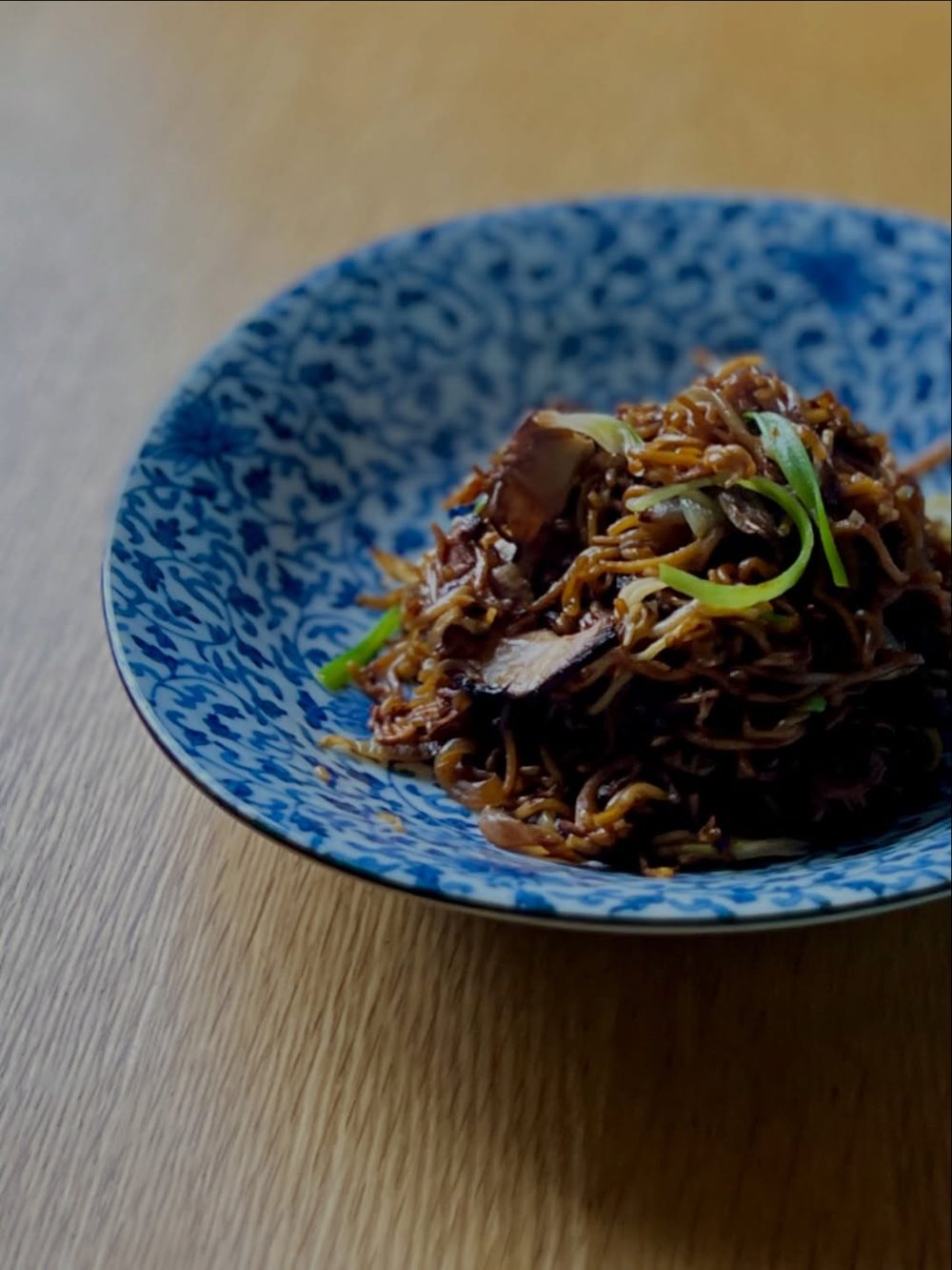 Hong Kong-Style Soy Sauce Fried Egg Noodles 4