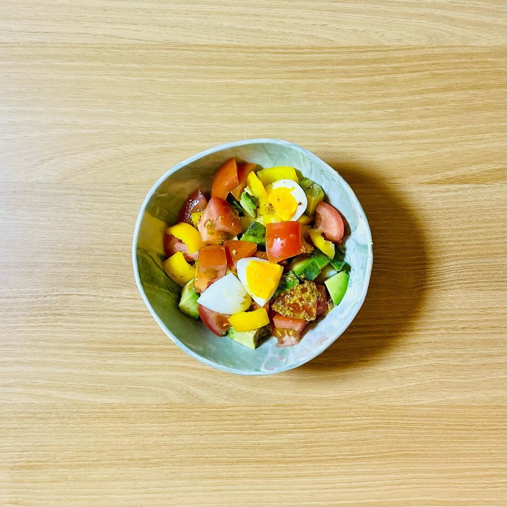 토마토아보카도샐러드 모닝리추얼 모닝루틴